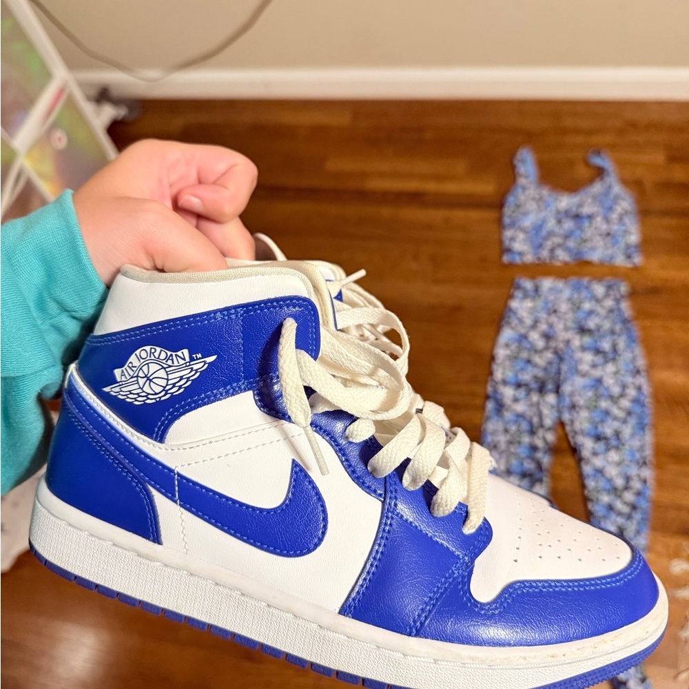 Jordan Athletic Shoes Blue and White